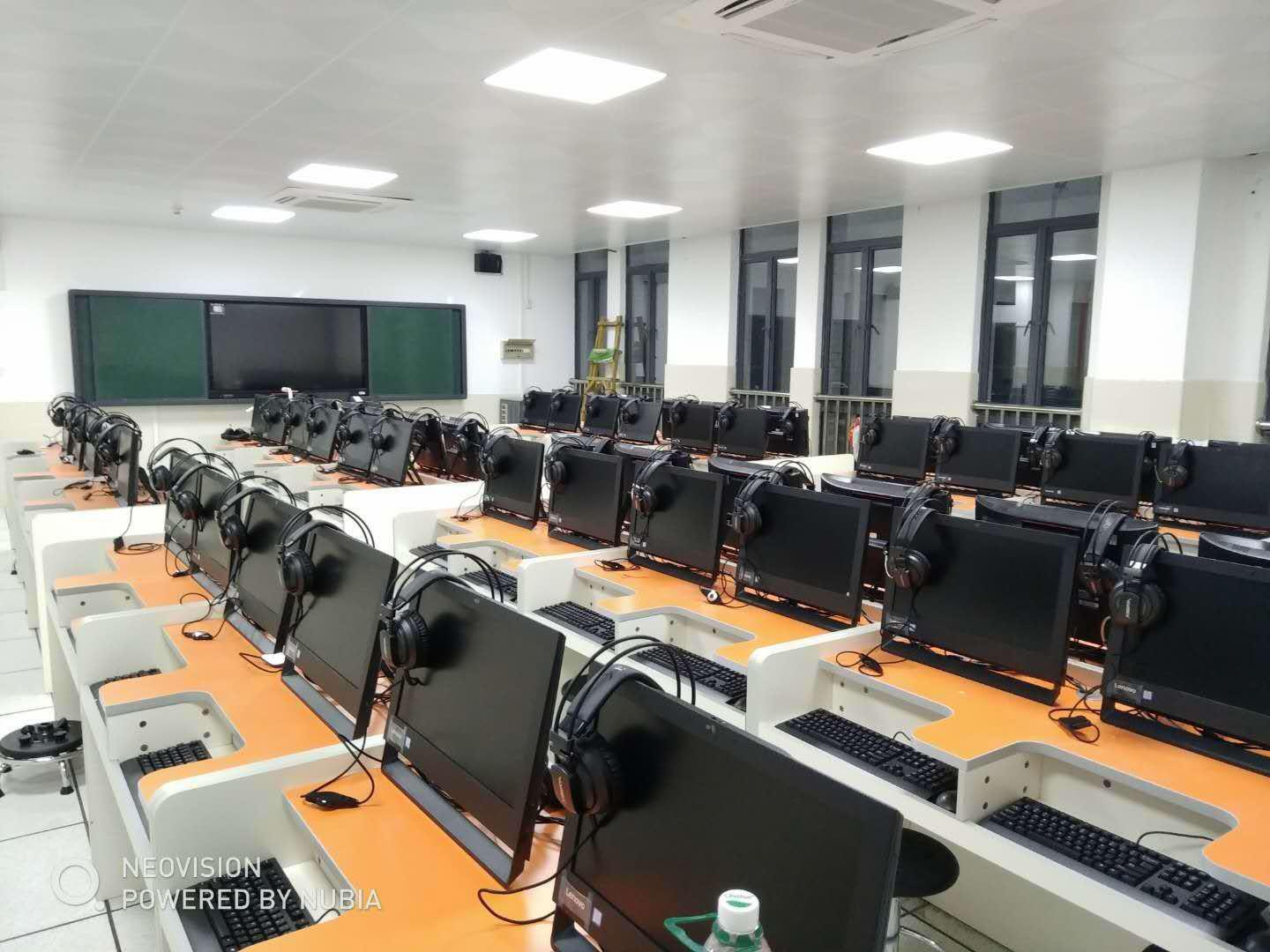 深圳市航城学校《多媒体网络电脑室（含考试系统）设备采购》